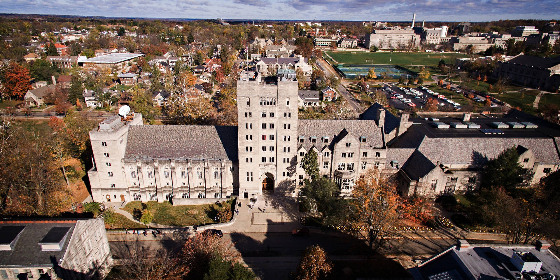 Aerial View Of Indiana University Bloomington Background