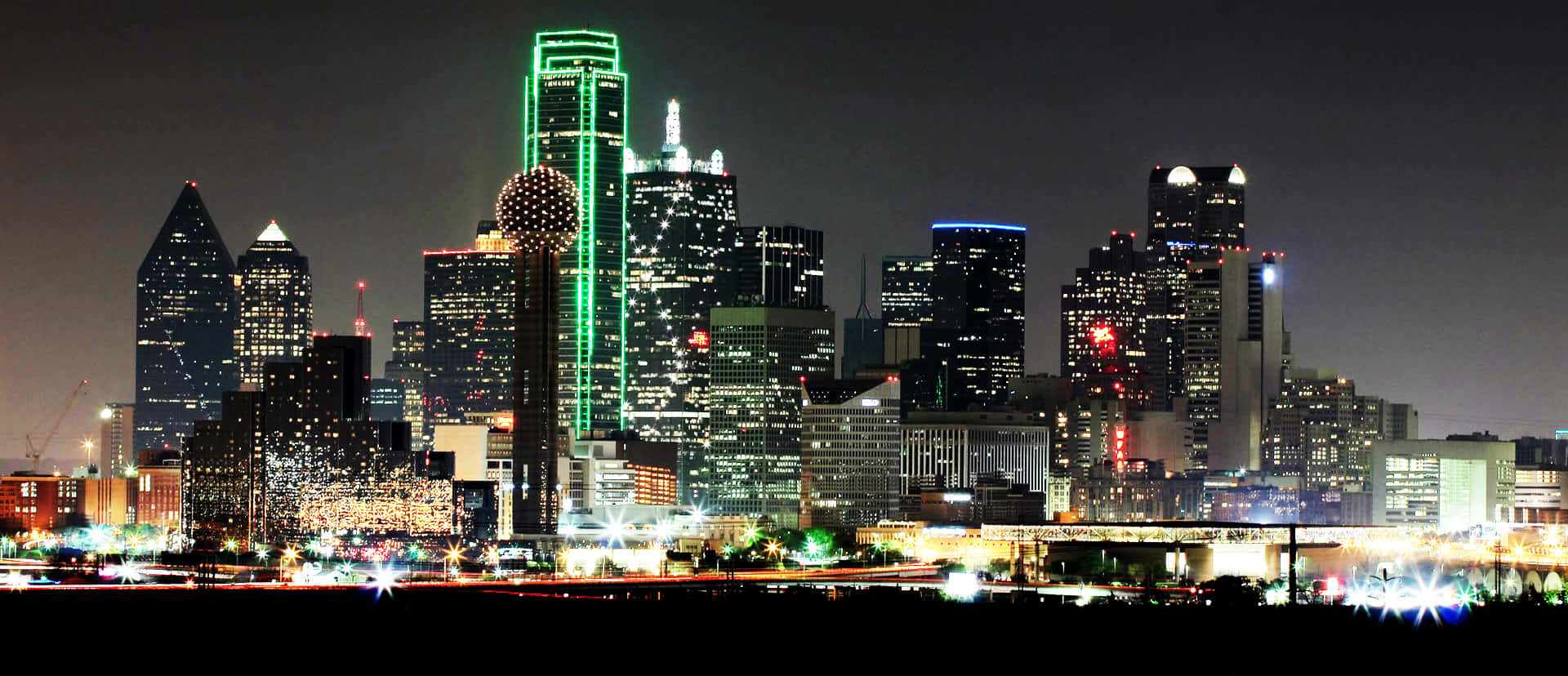 Aerial View Of The Beautiful City Of Dallas, Texas Background