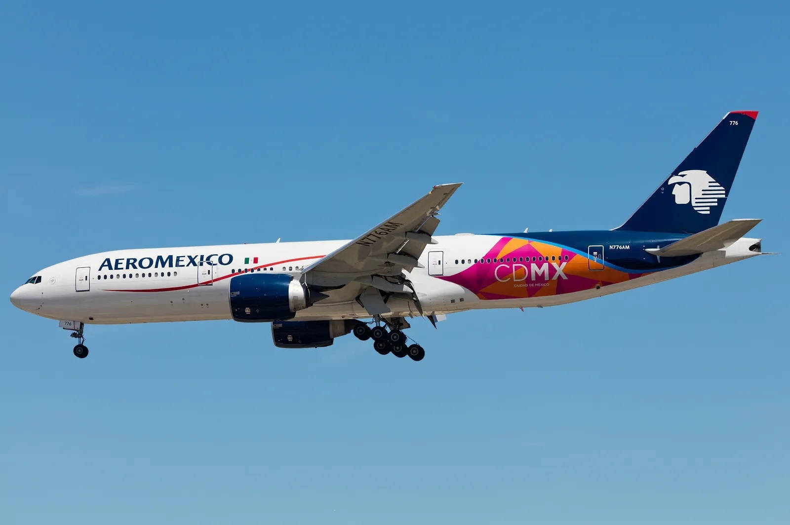 Aeromexico Airline Boeing 777-2q8 Plane Background