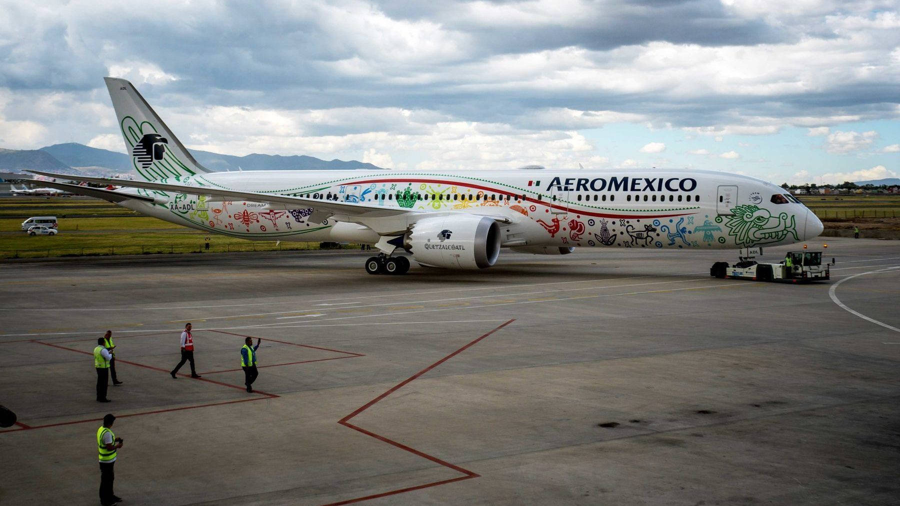 Aeromexico Boeing 787-9 Dreamliner Quetzalcoatl Aircraft Background