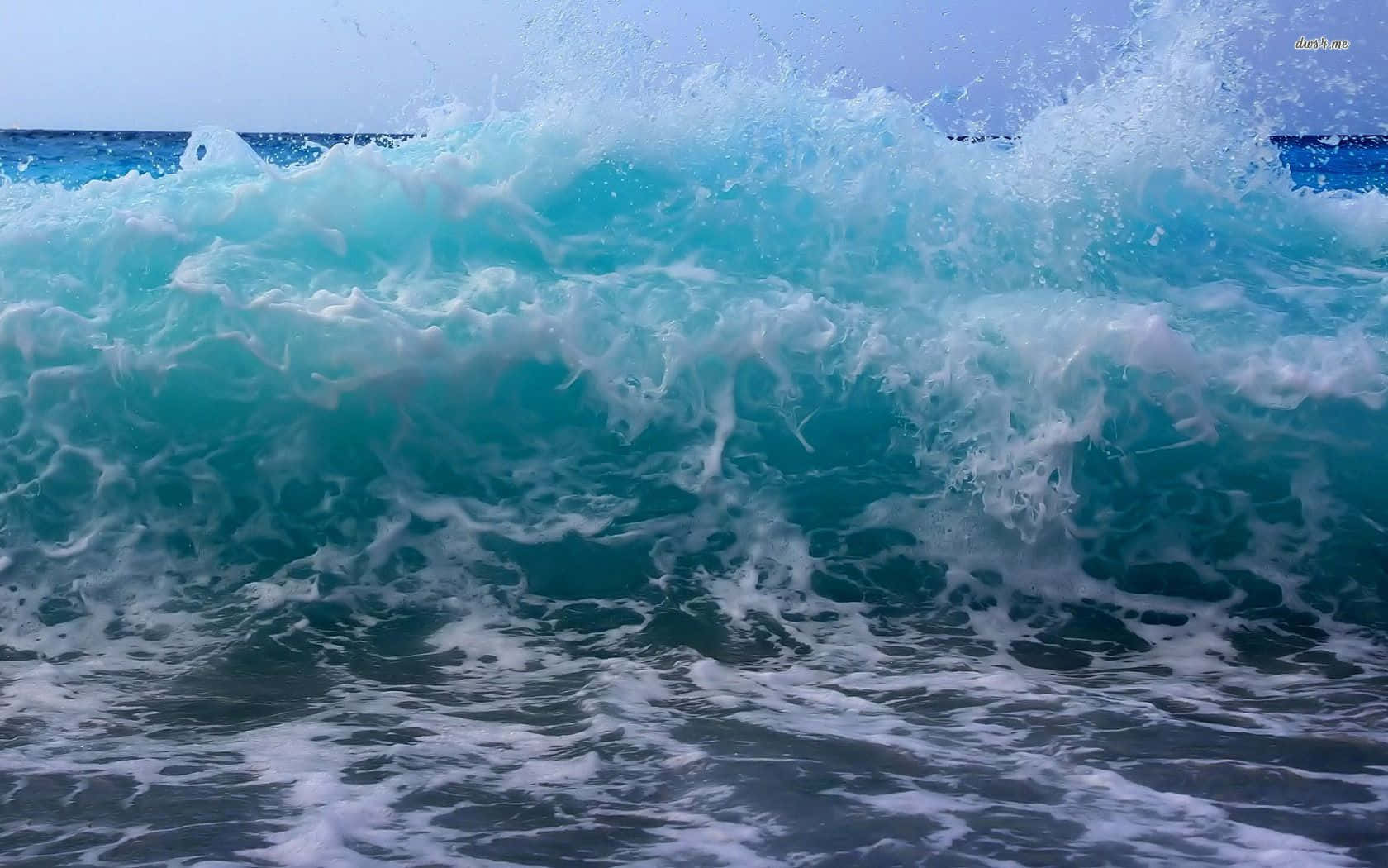 Aesthetic Beach Laptop Waves Crashing Background