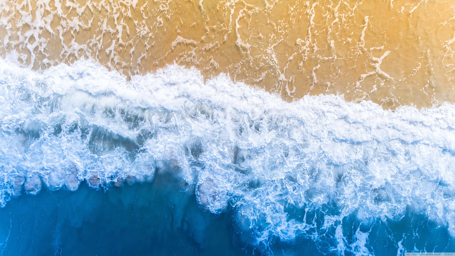 Aesthetic Beach Waves Background