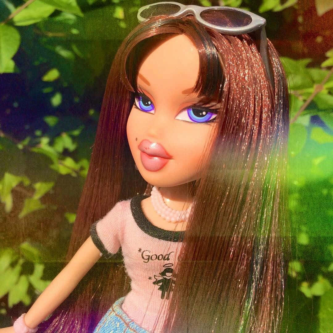 Aesthetic Bratz Doll Straight Hair Yasmin Background