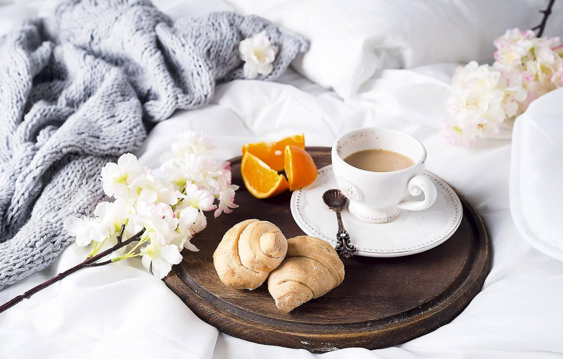 Aesthetic Breakfast In Bed Background