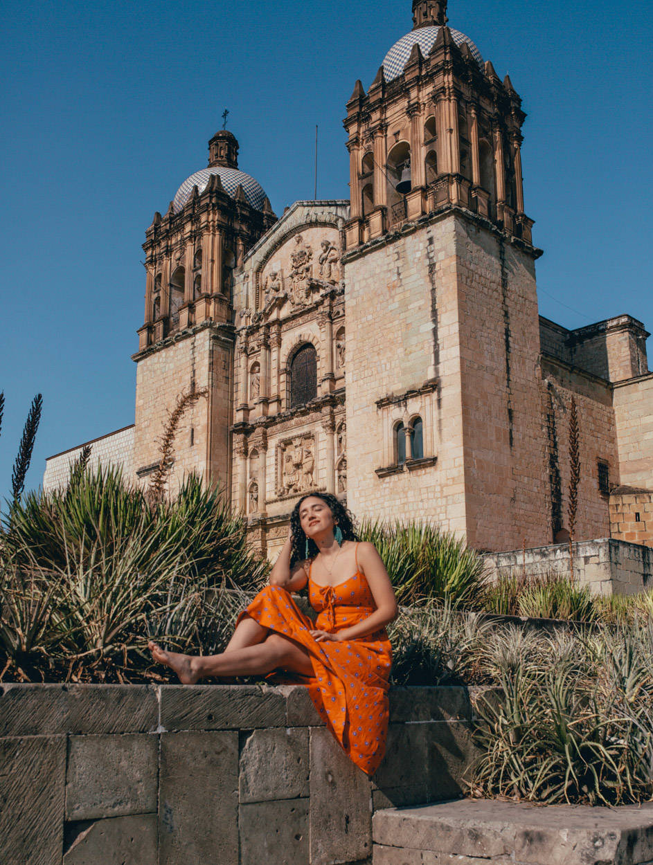 Aesthetic Cathedral In Oaxaca Background