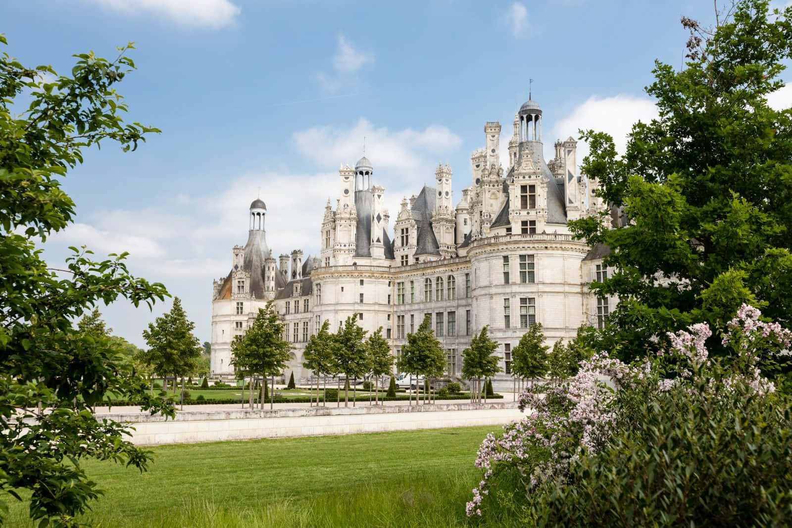 Aesthetic Chateau De Chambord Loire Valley France Background