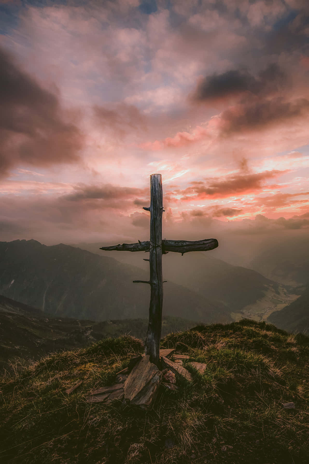 Aesthetic Cross Illuminated In The Night Sky Background