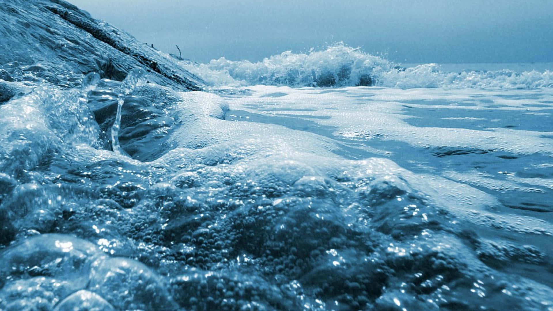 Aesthetic Crystal Blue Waves Background