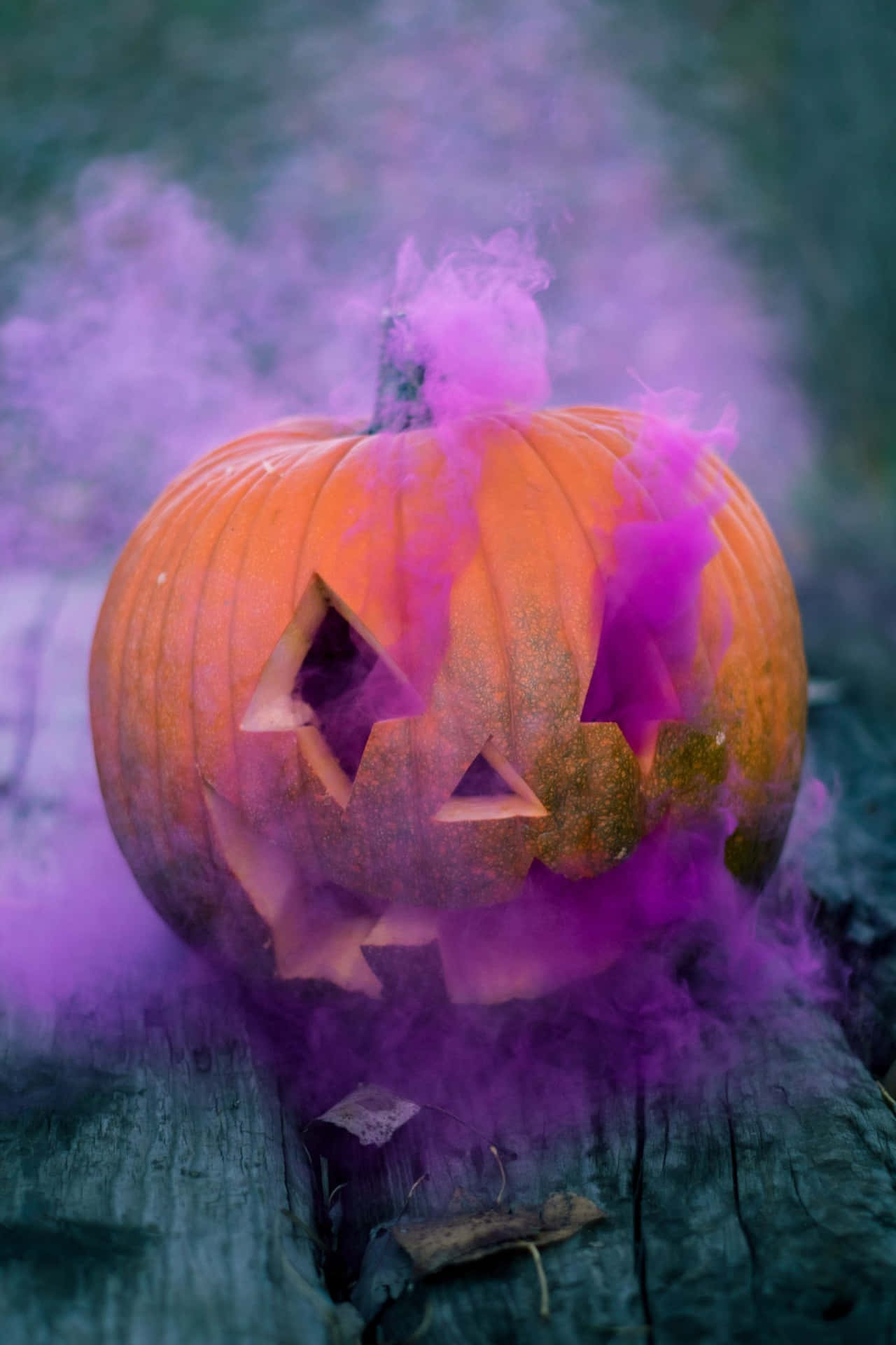 Aesthetic Cute Halloween Pumpkin Purple Smoke Background