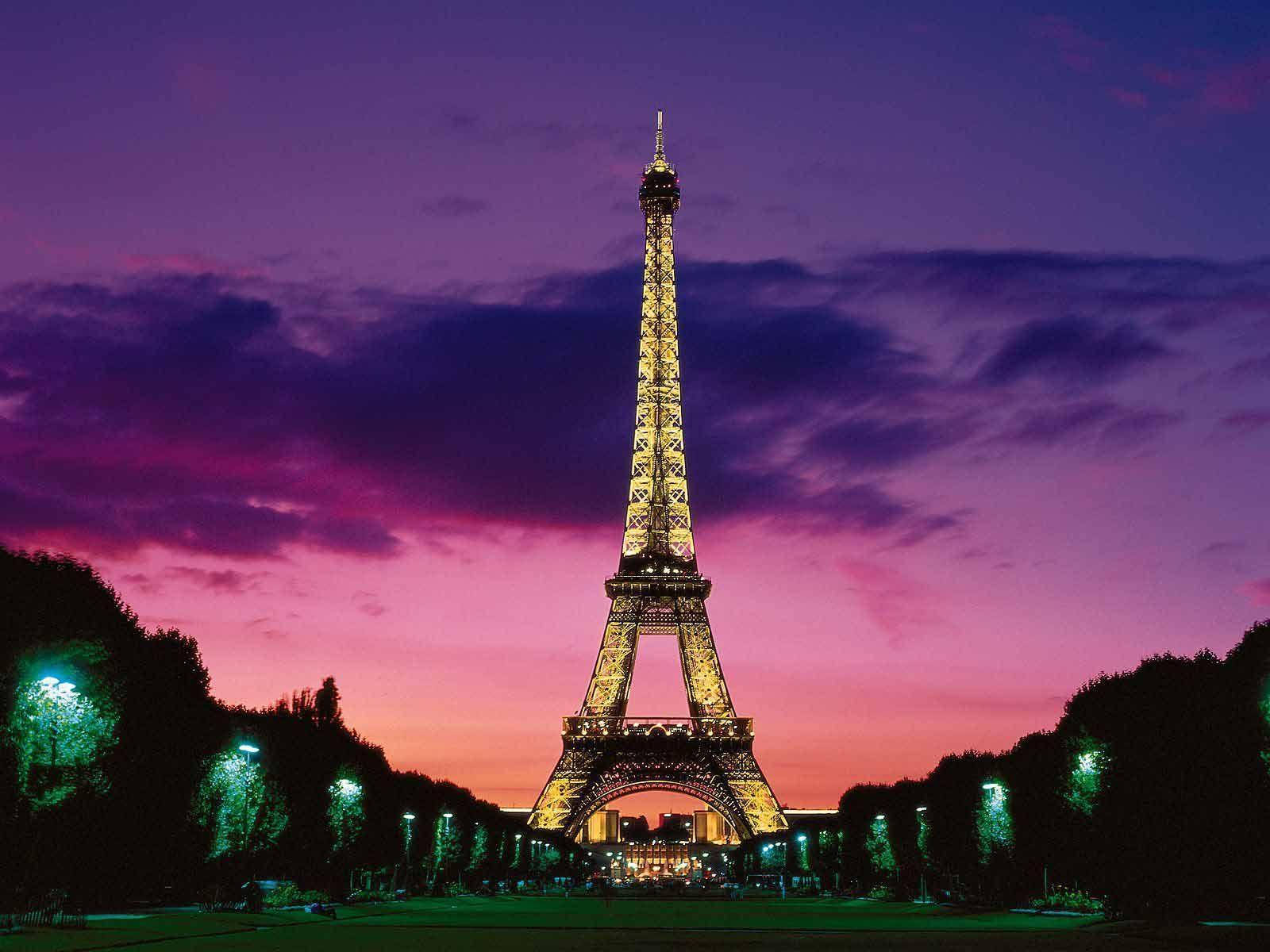 Aesthetic Eiffel Tower Nightscape Background