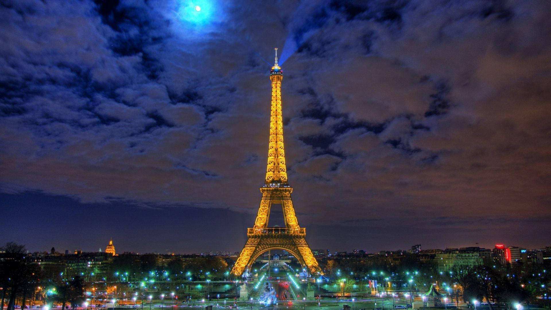 Aesthetic Eiffel Tower Nighttime Background