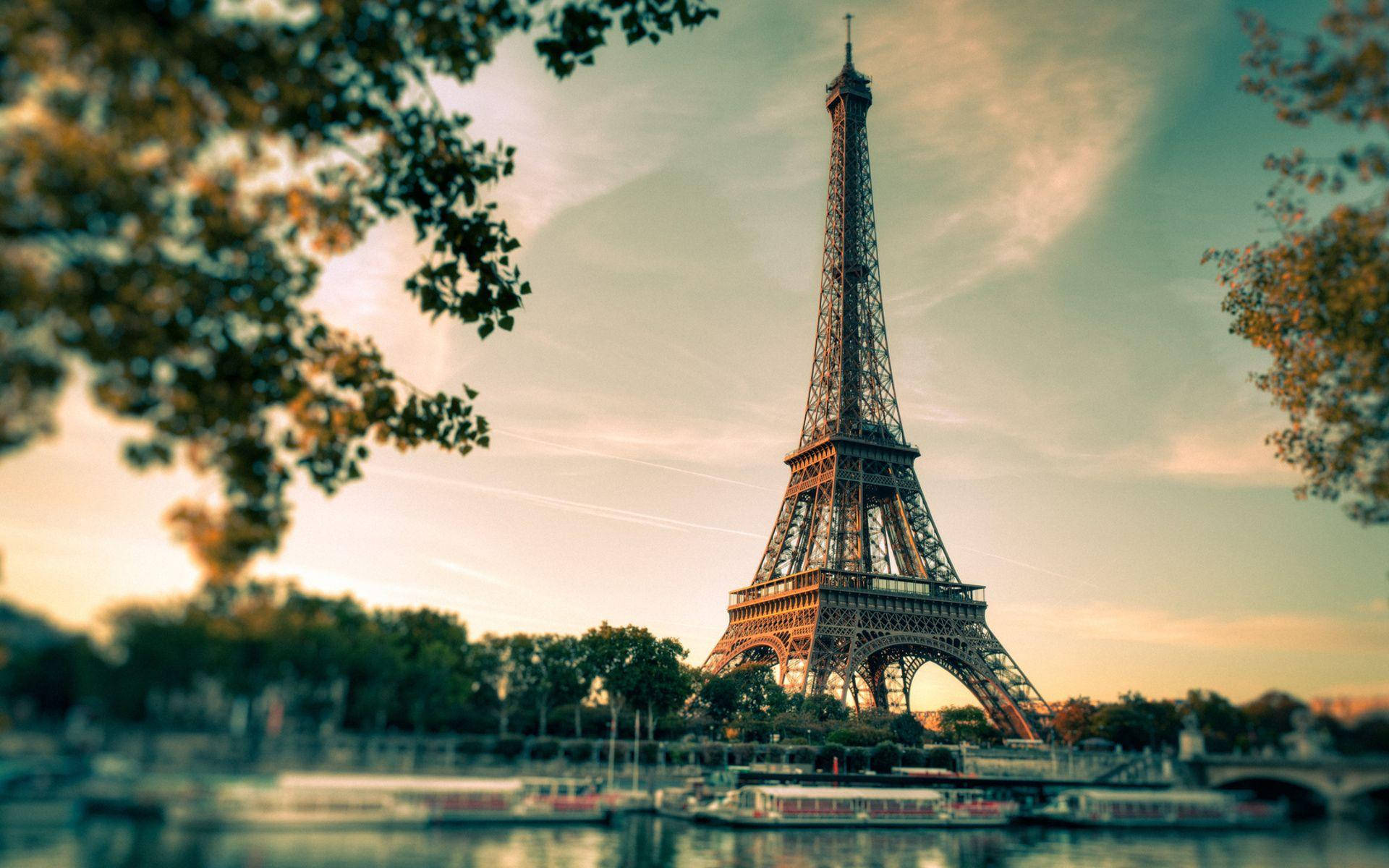 Aesthetic Eiffel Tower View Background