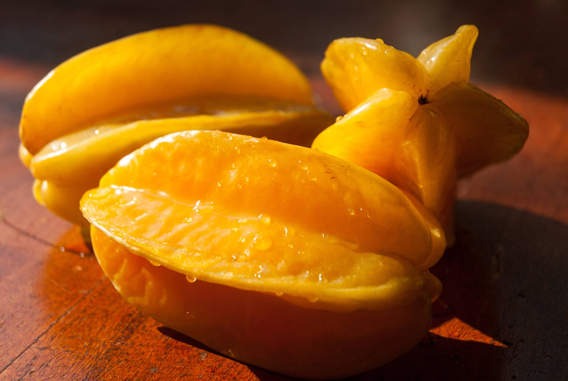 Aesthetic Golden Carambola Image Background