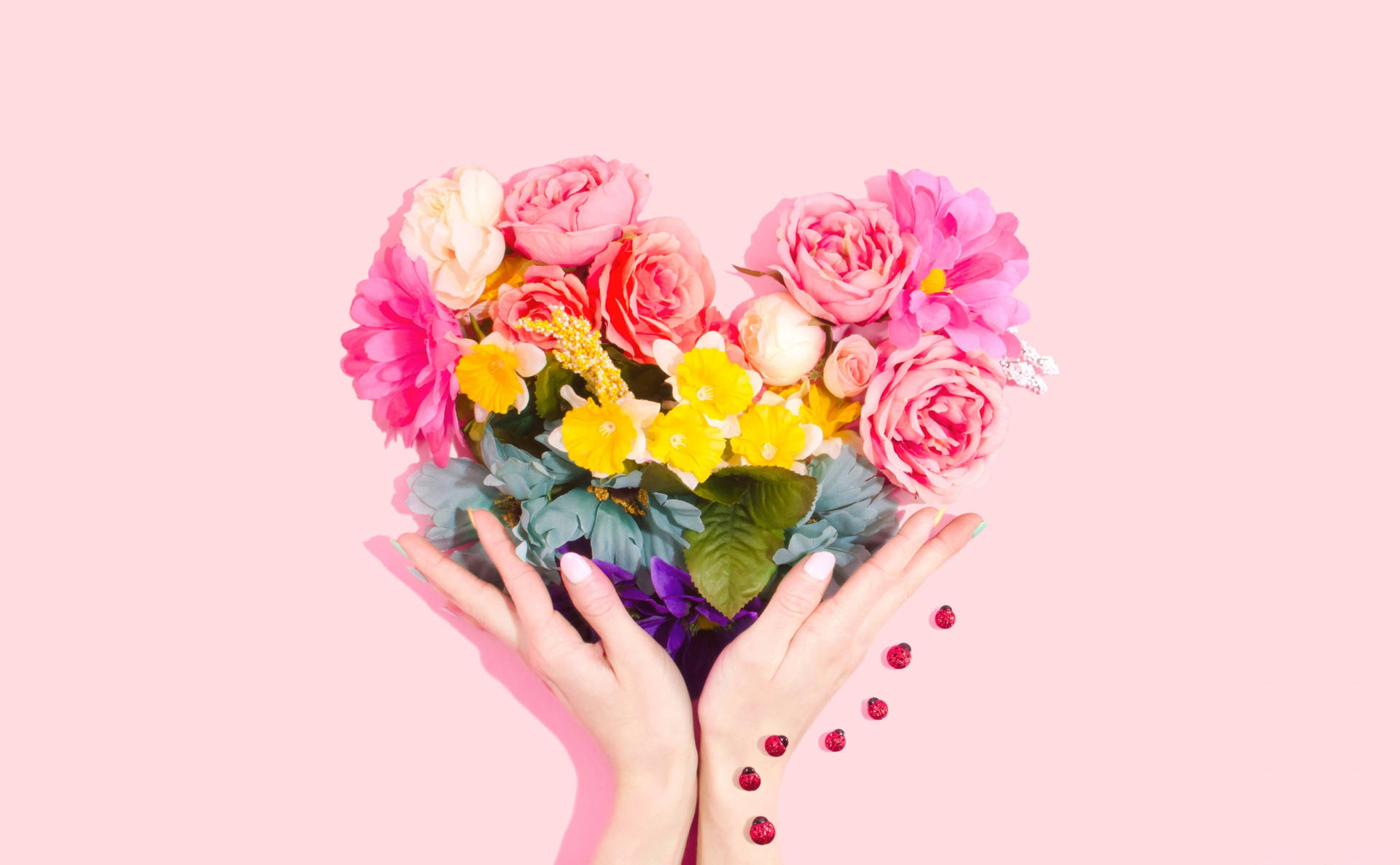 Aesthetic Heart Bouquet Background