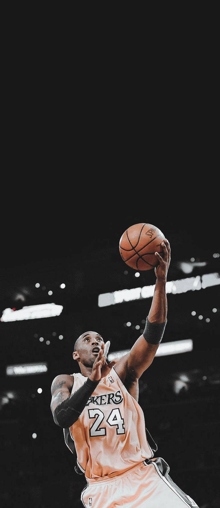 Aesthetic Kobe Bryant About To Shoot Background