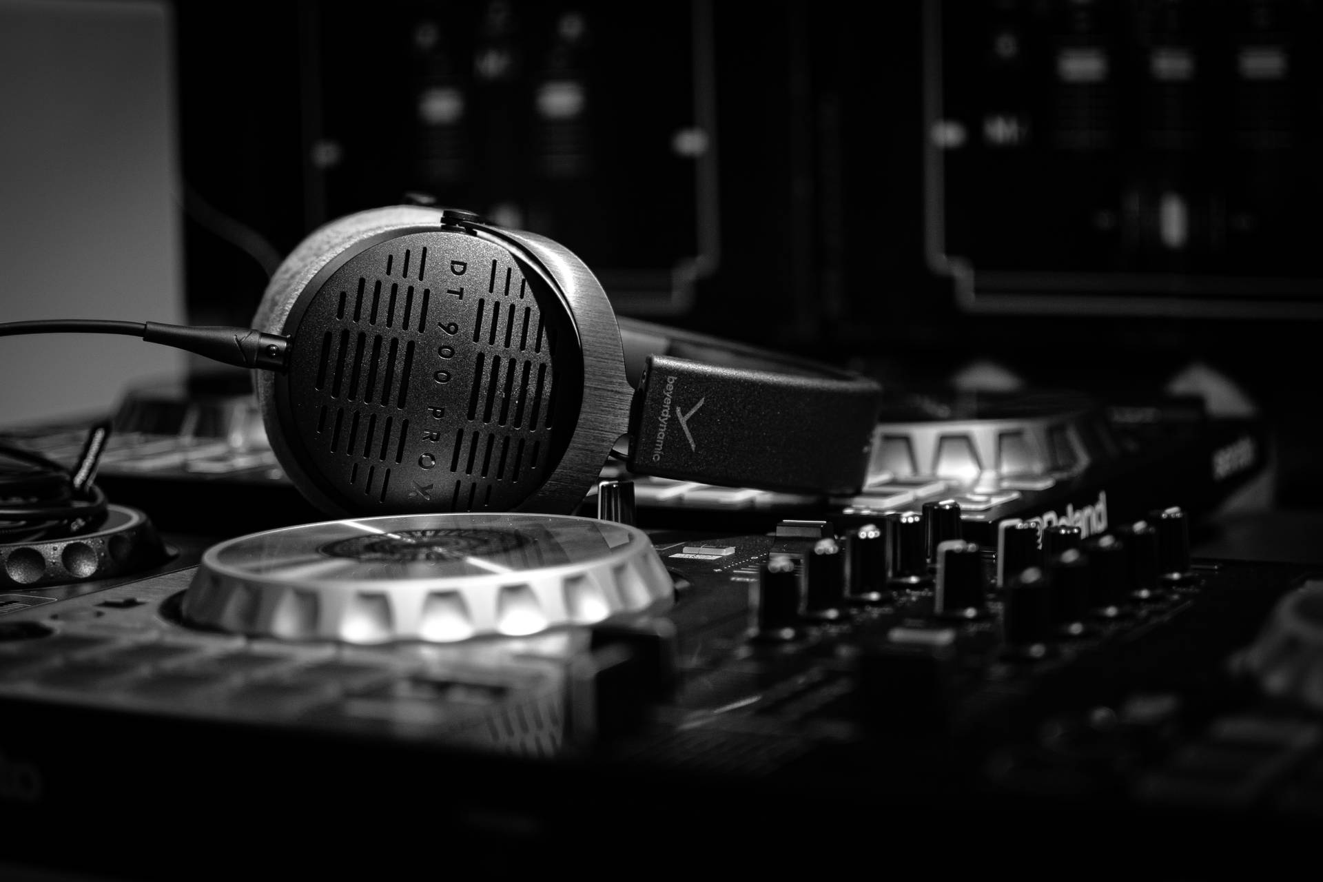 Aesthetic Music Dj Sound Mixer And Headphones Background