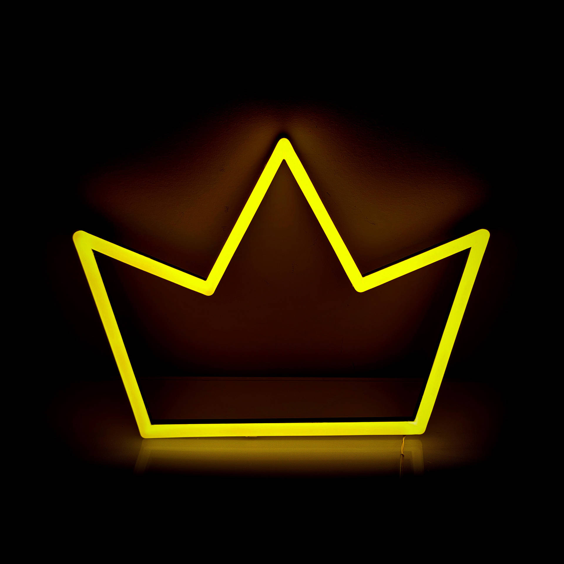 Aesthetic Neon Yellow Crown Background