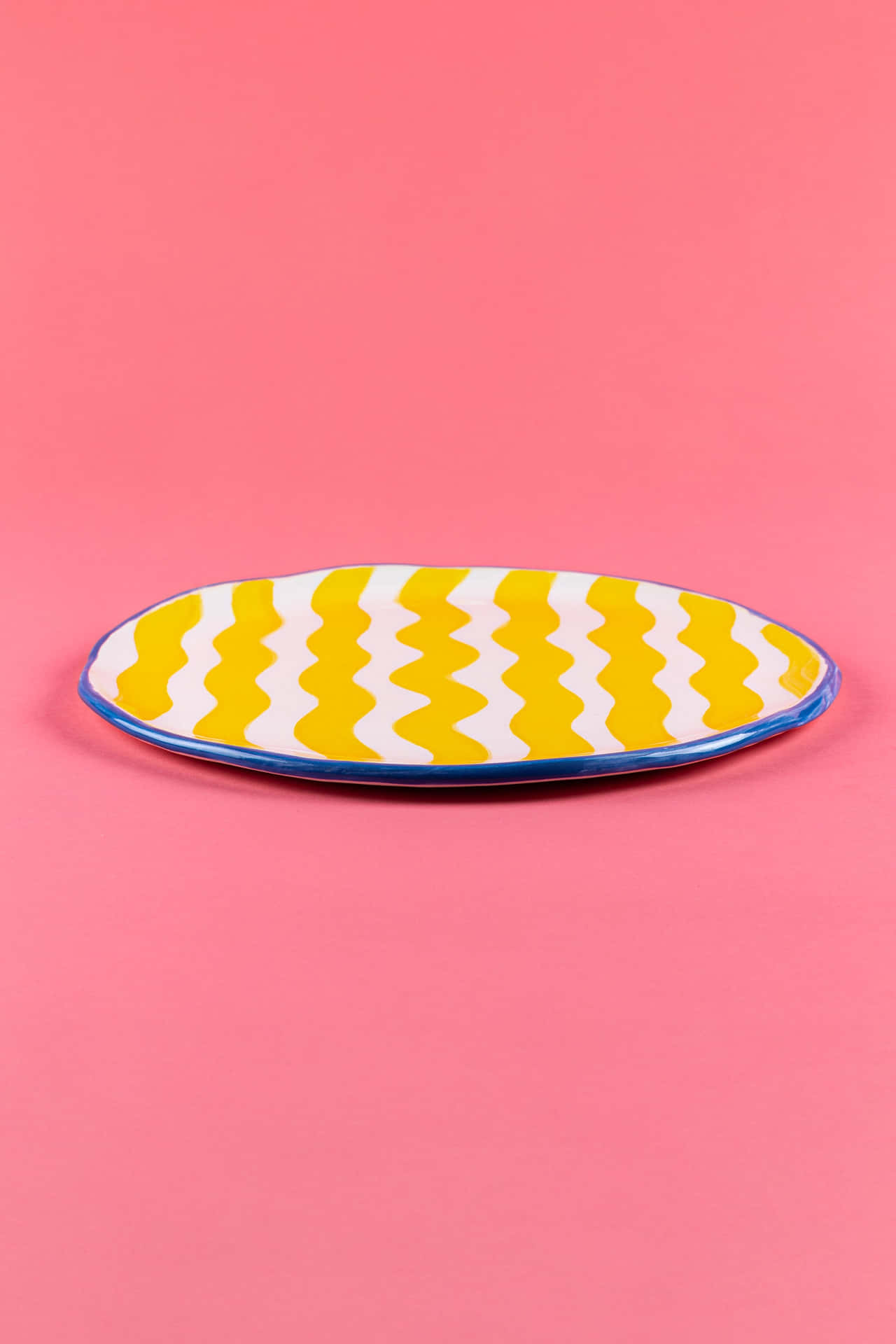 Aesthetic Pastel Minimalist Yellow Wave Stripe Plate Background