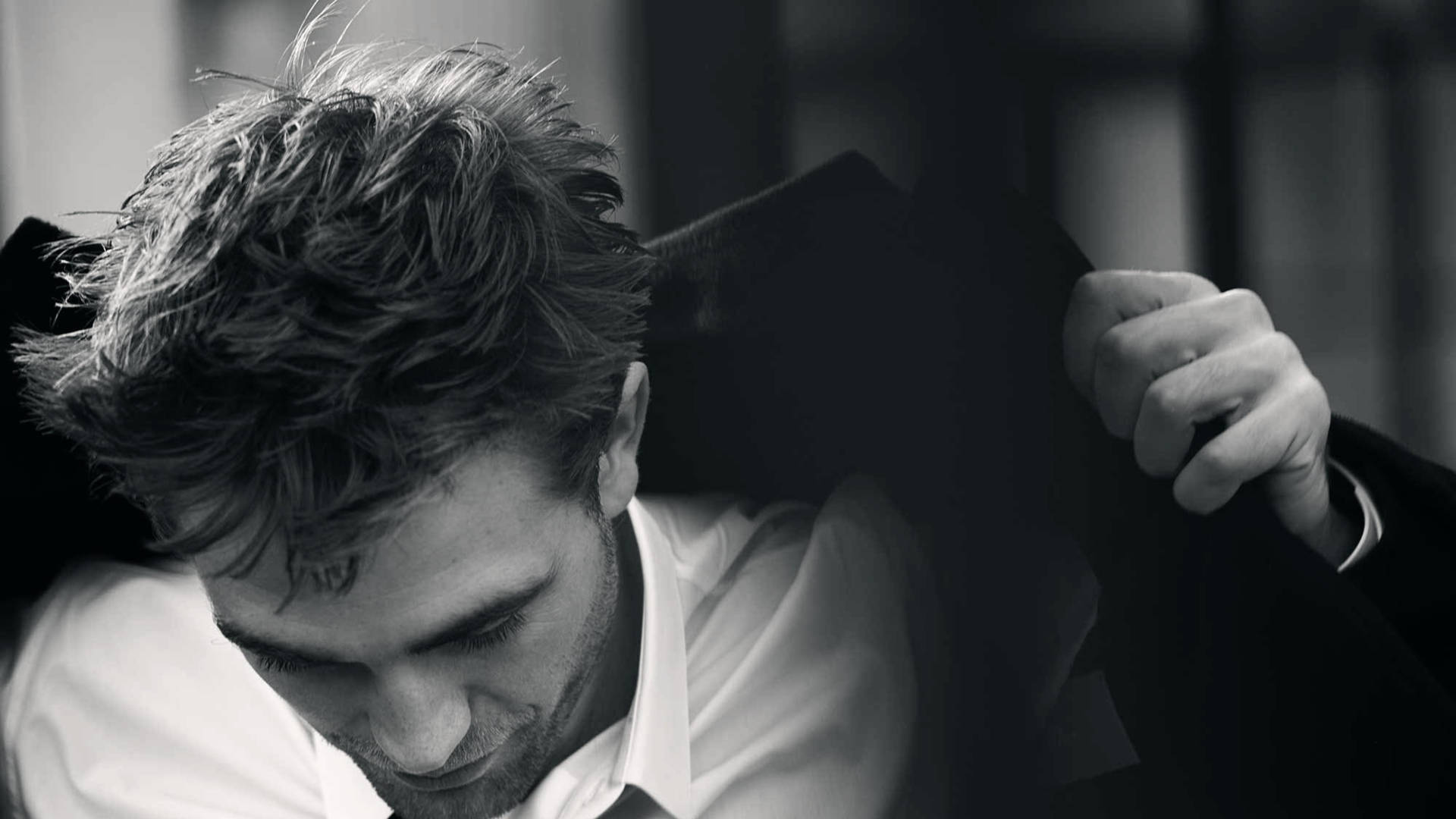 Aesthetic Robert Pattinson Background