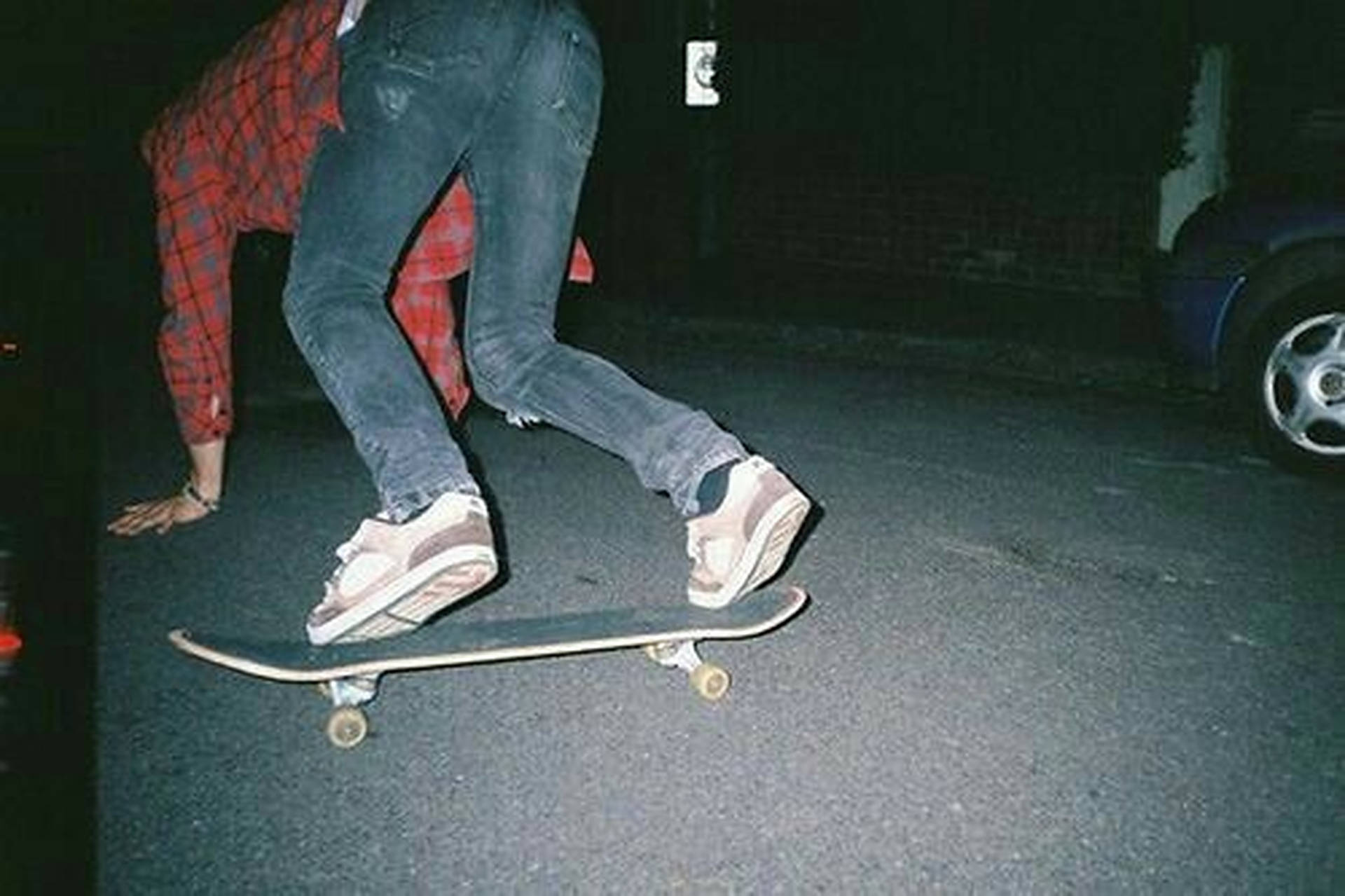 Aesthetic Skater Boy Night Shot Background