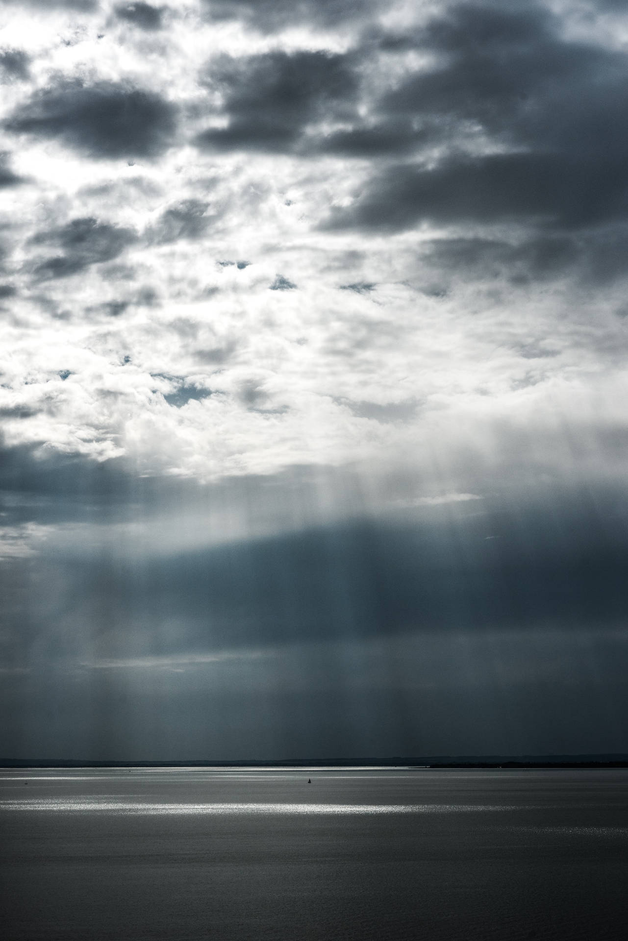 Aesthetic Sun Rays Gray Cloudy Sky Background