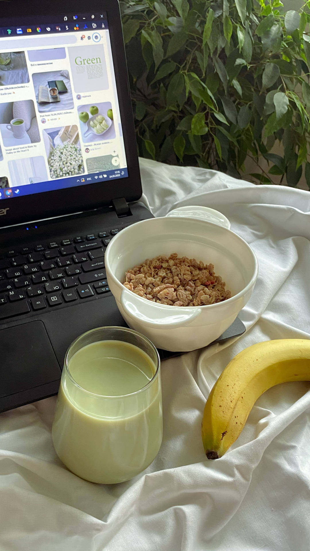 Aesthetic Tumblr Laptop Healthy Snacks Background