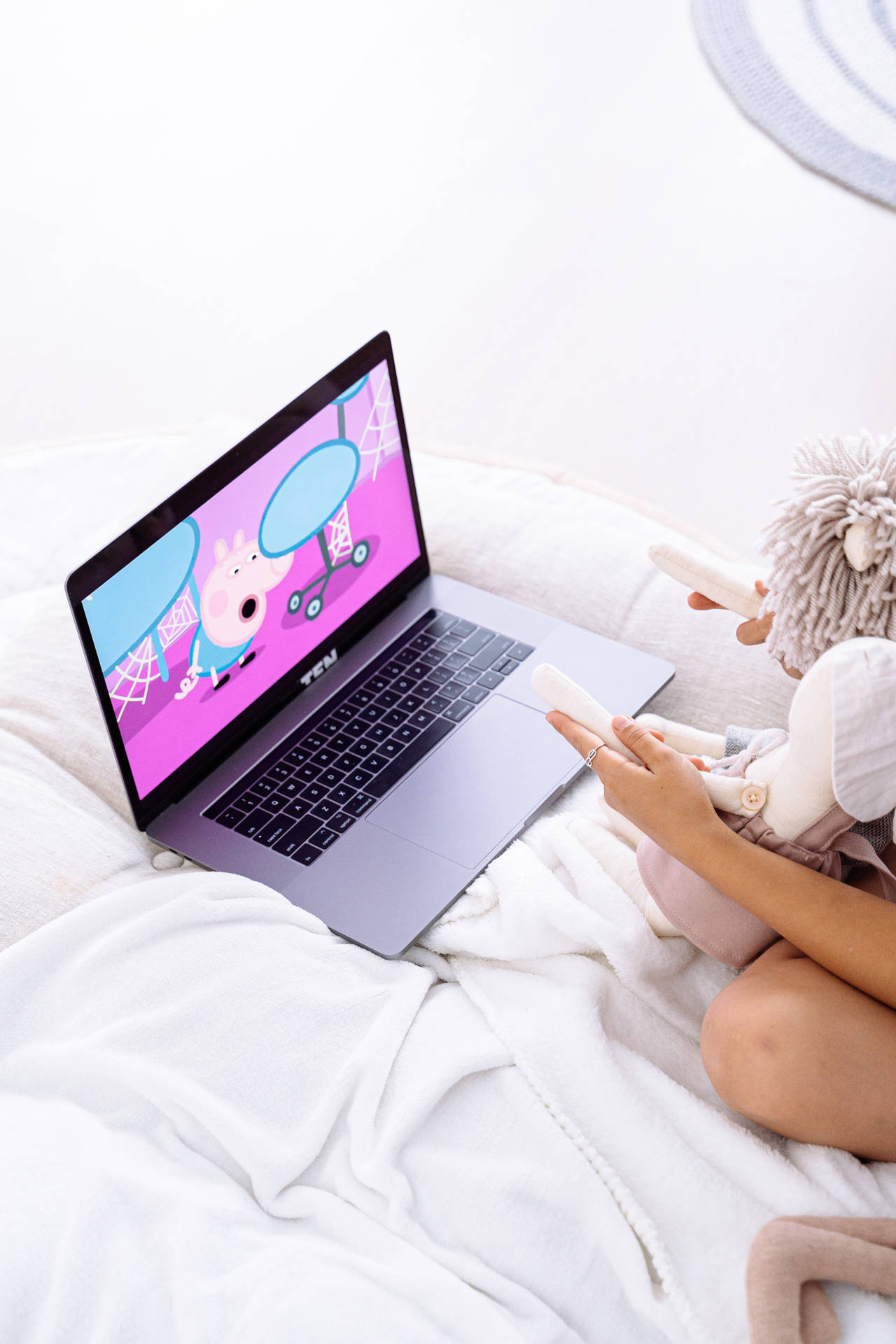 Aesthetic Tumblr Laptop Peppa Pig Background