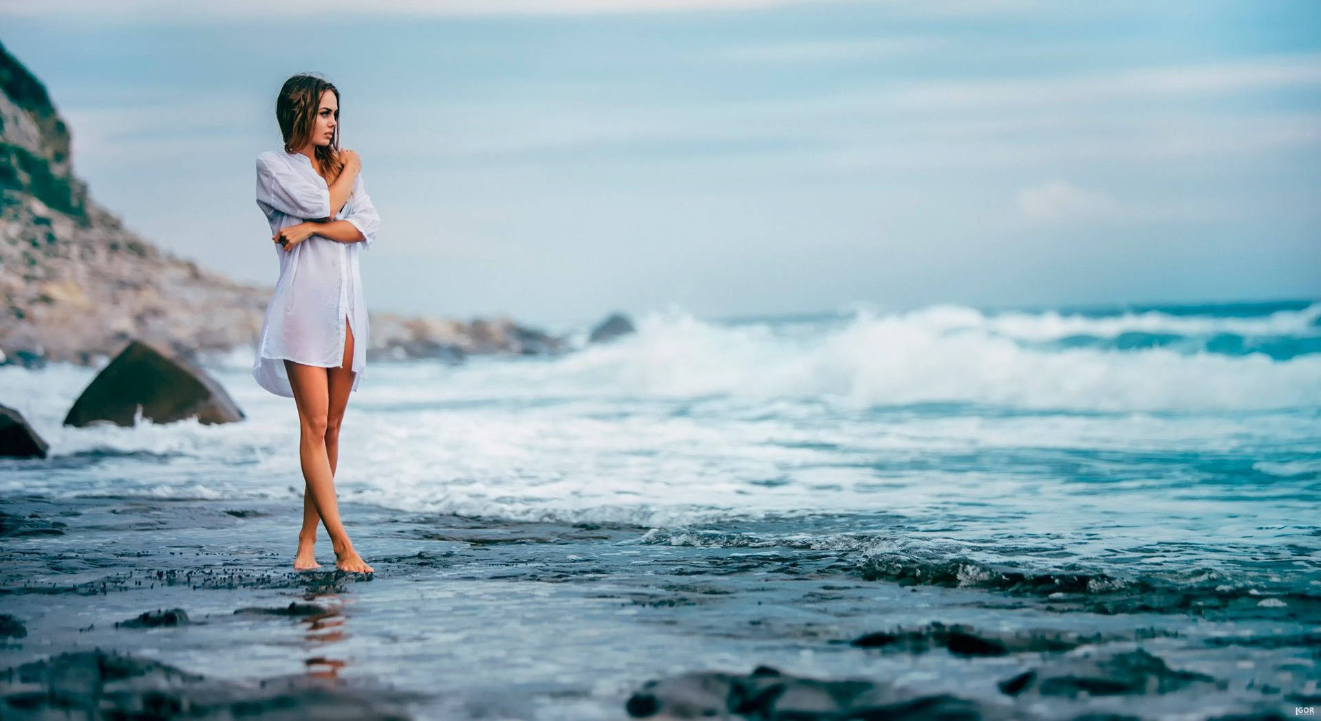 Aesthetic Woman Beach Background