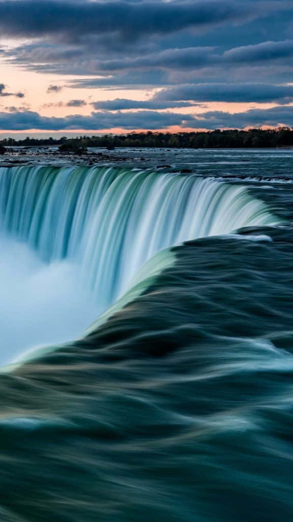 Afternoon Niagara Falls Canada Portrait Background