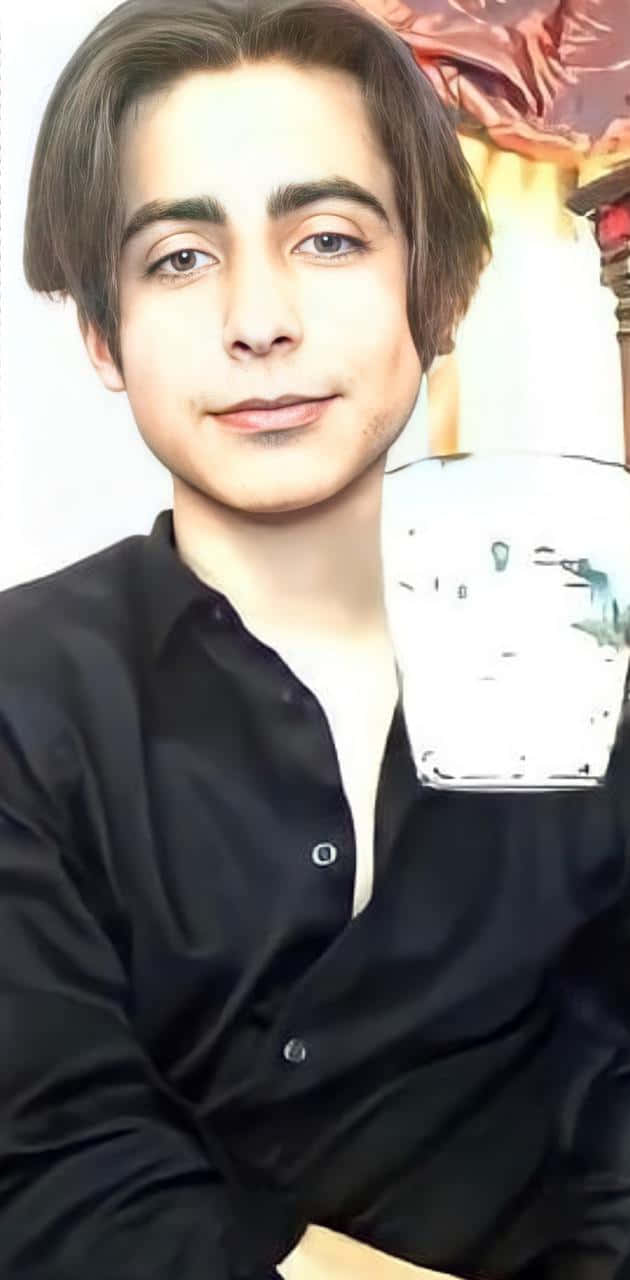 Aidan Gallagher, A Rising Star In Hollywood Background