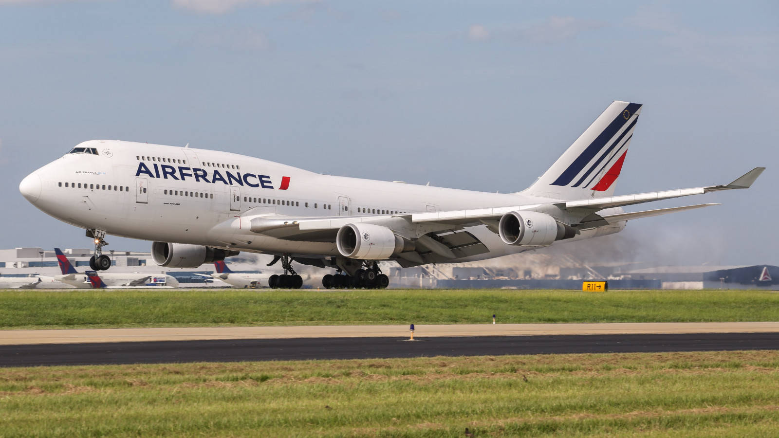 Air France Air Carrier Boeing 747 Plane Background