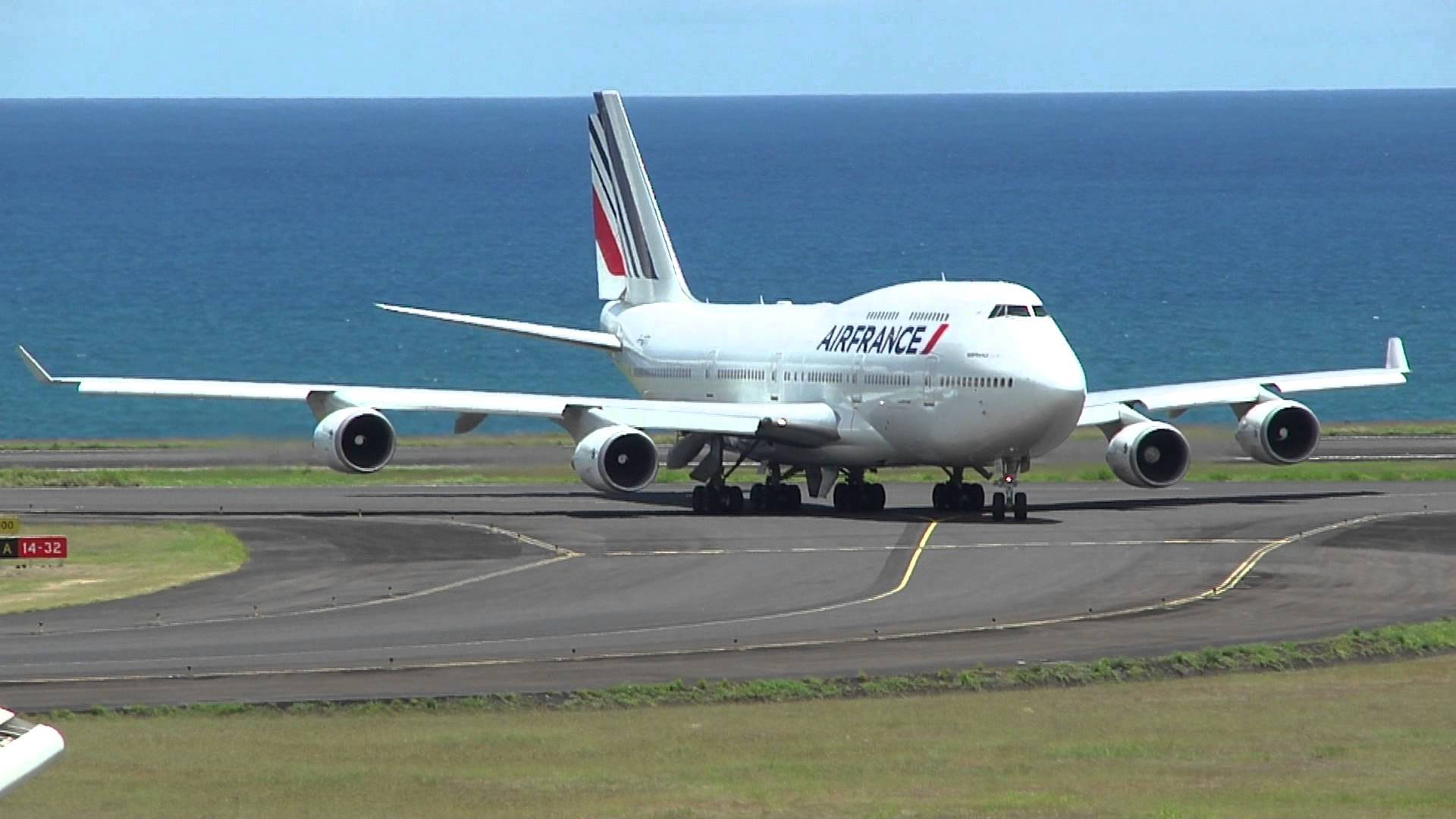 Air France Boeing 747-400 On Runway