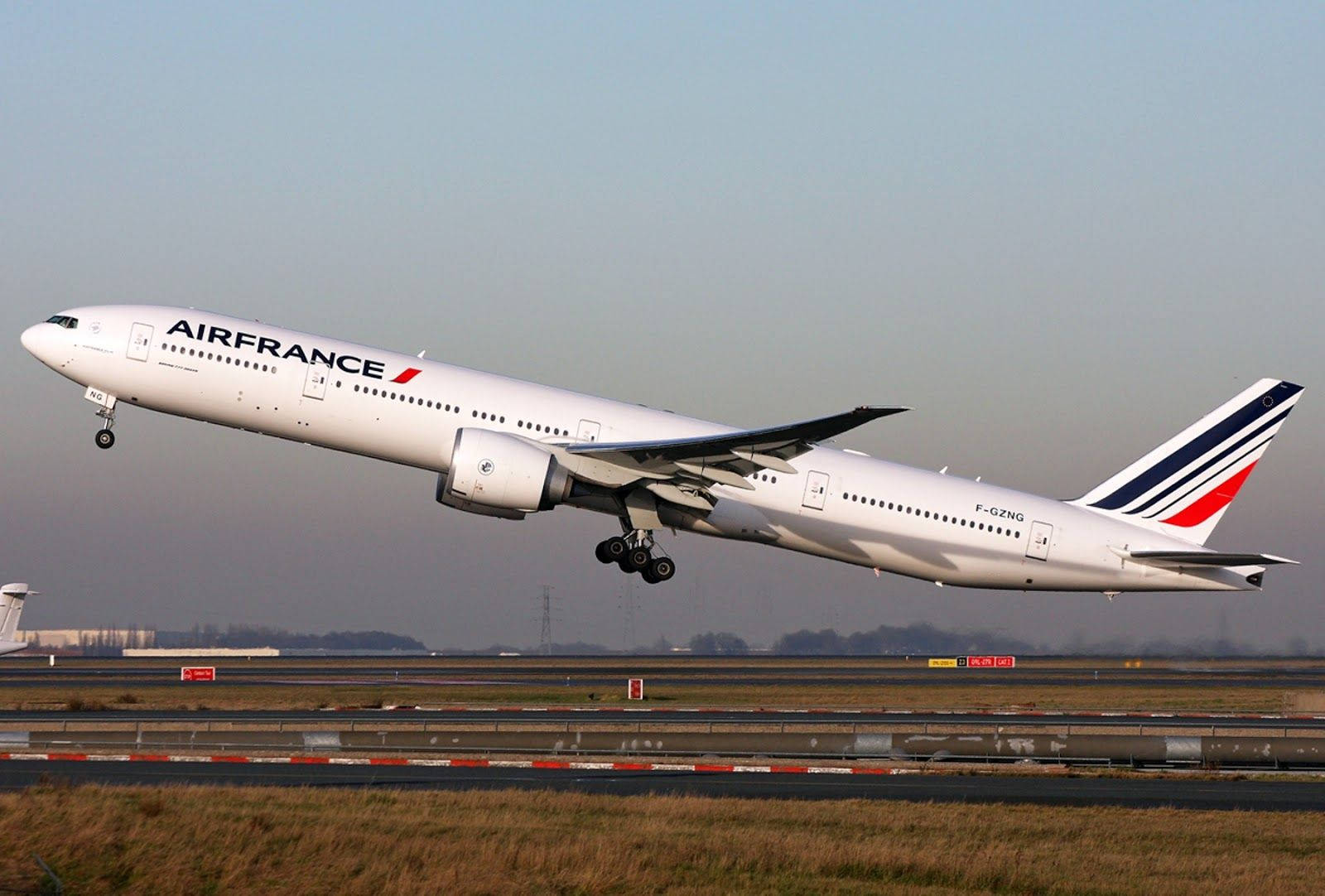 Air France Boeing 777-200 F-gspt Plane Background