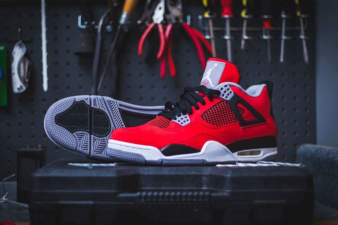 Air Jordan 4 Nike Retro Fire Red Background