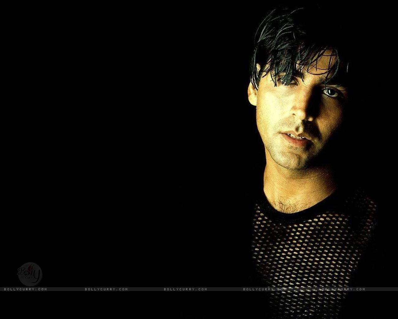 Akshay Kumar Khalnayak Background