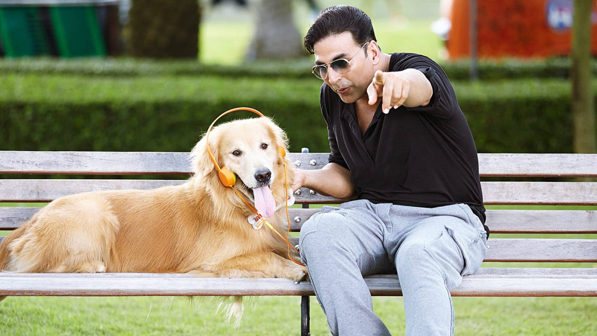 Akshay Kumar With A Dog Background