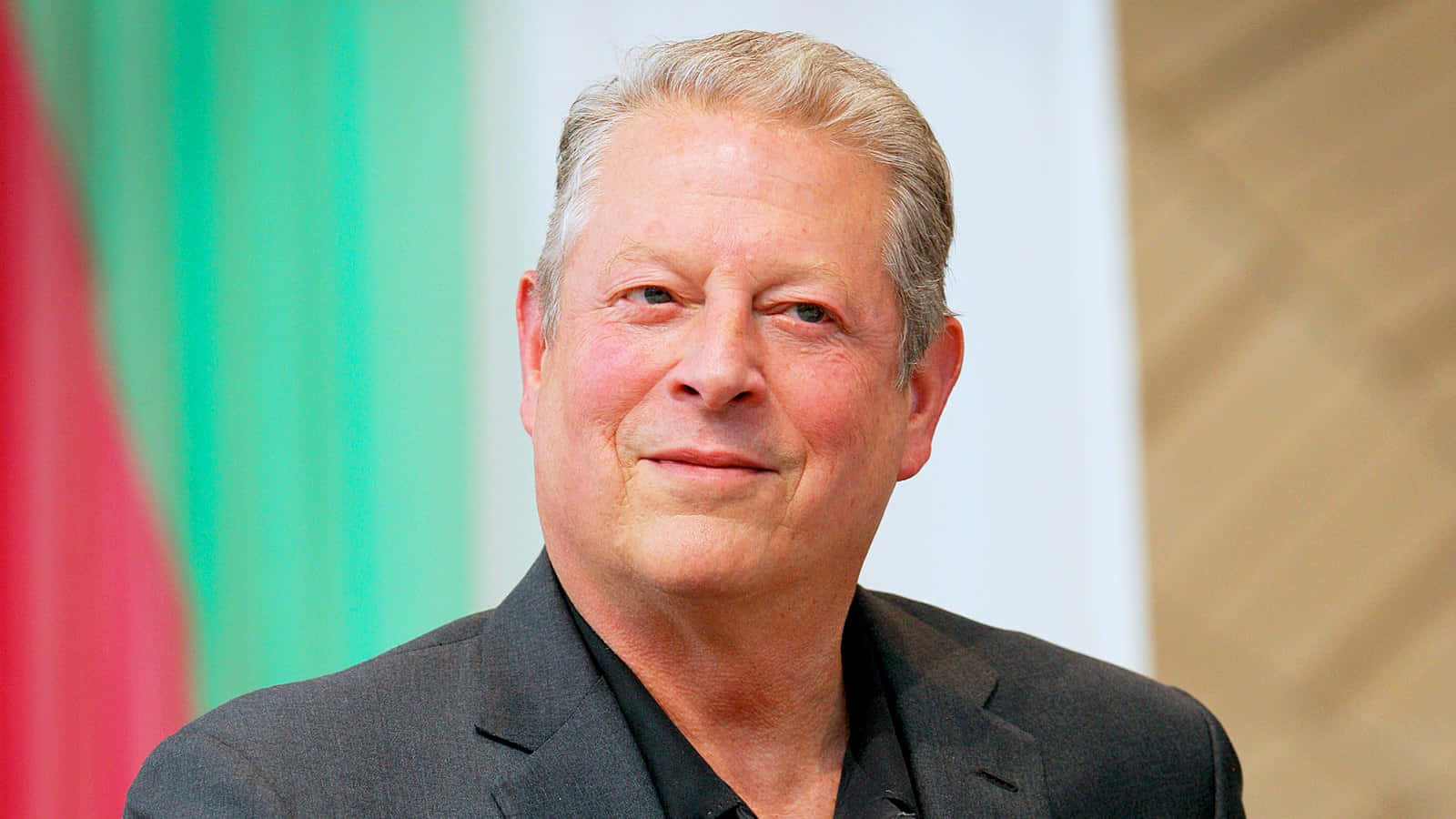 Al Gore Smiling Background