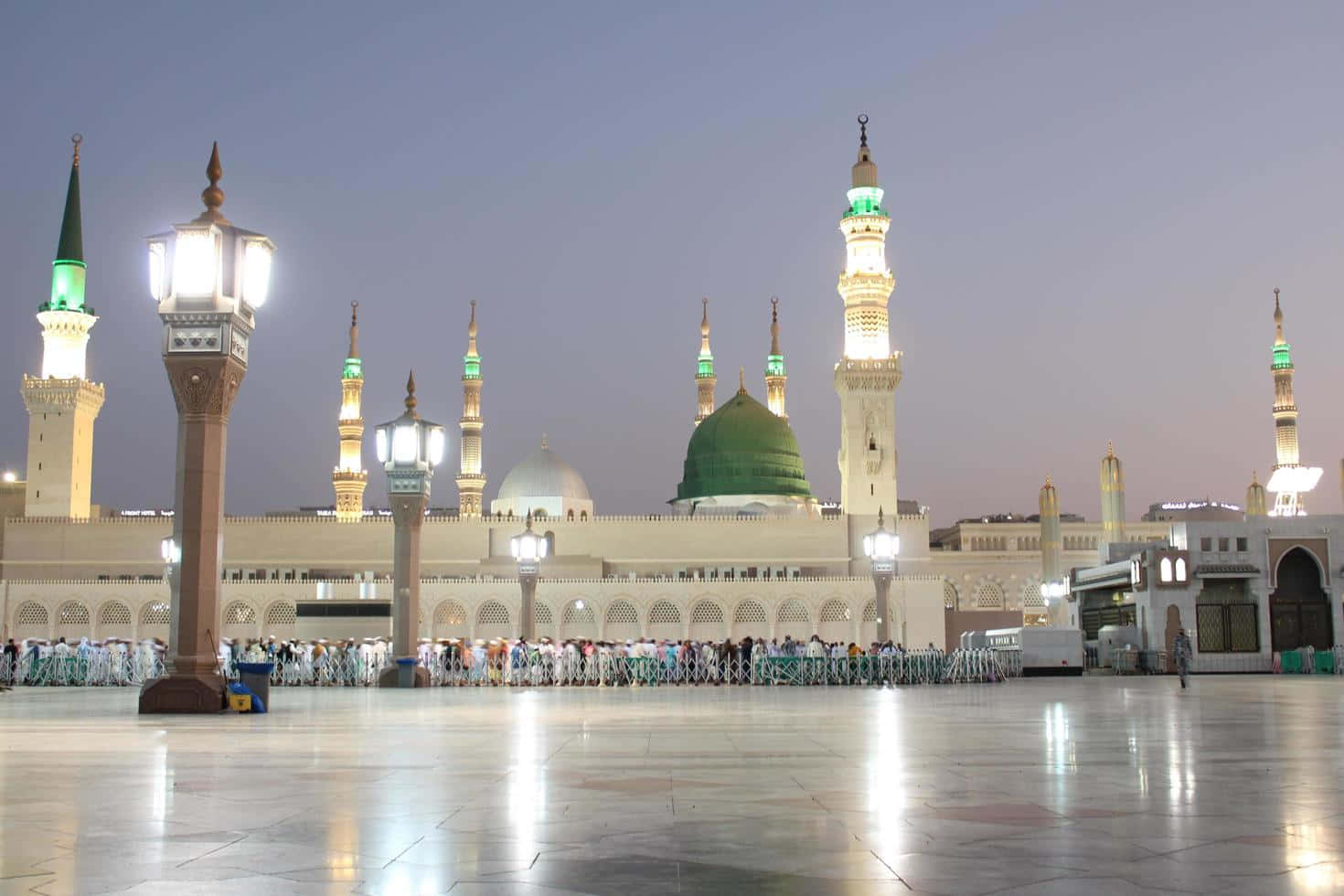 Al Masjid_an Nabawi_ Evening_ View Background