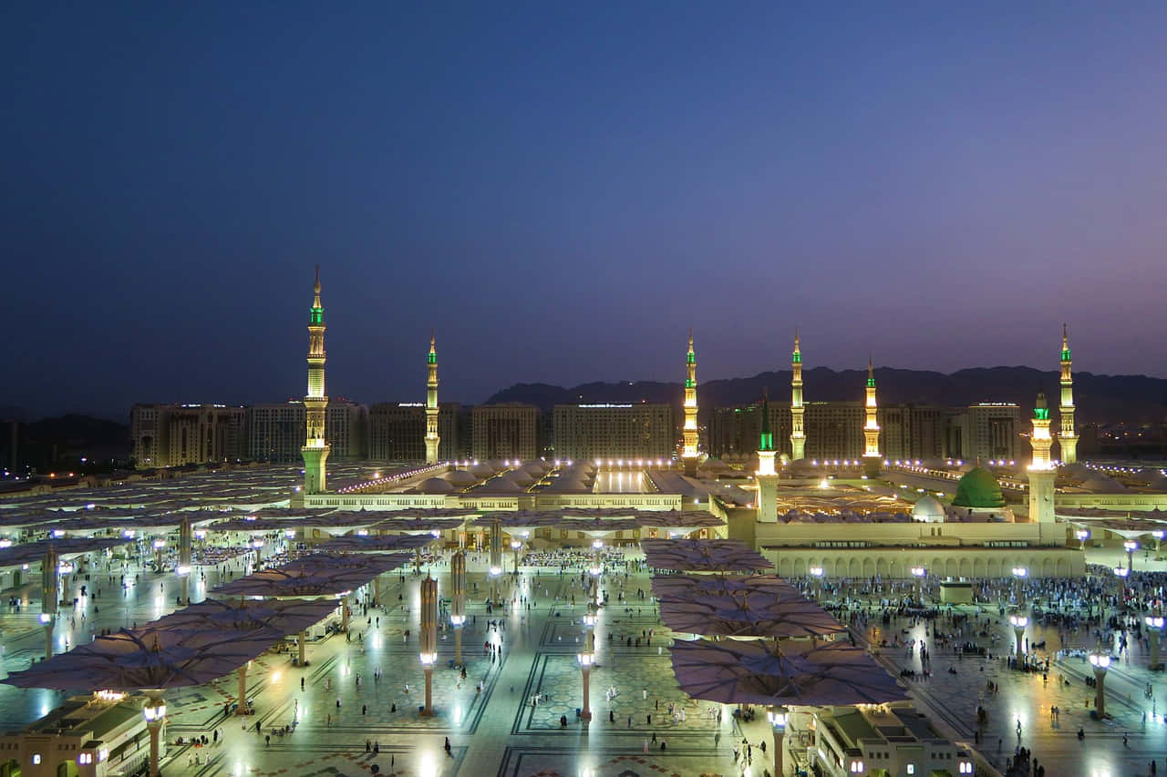 Al Masjid_an Nabawi_ Night_ View Background