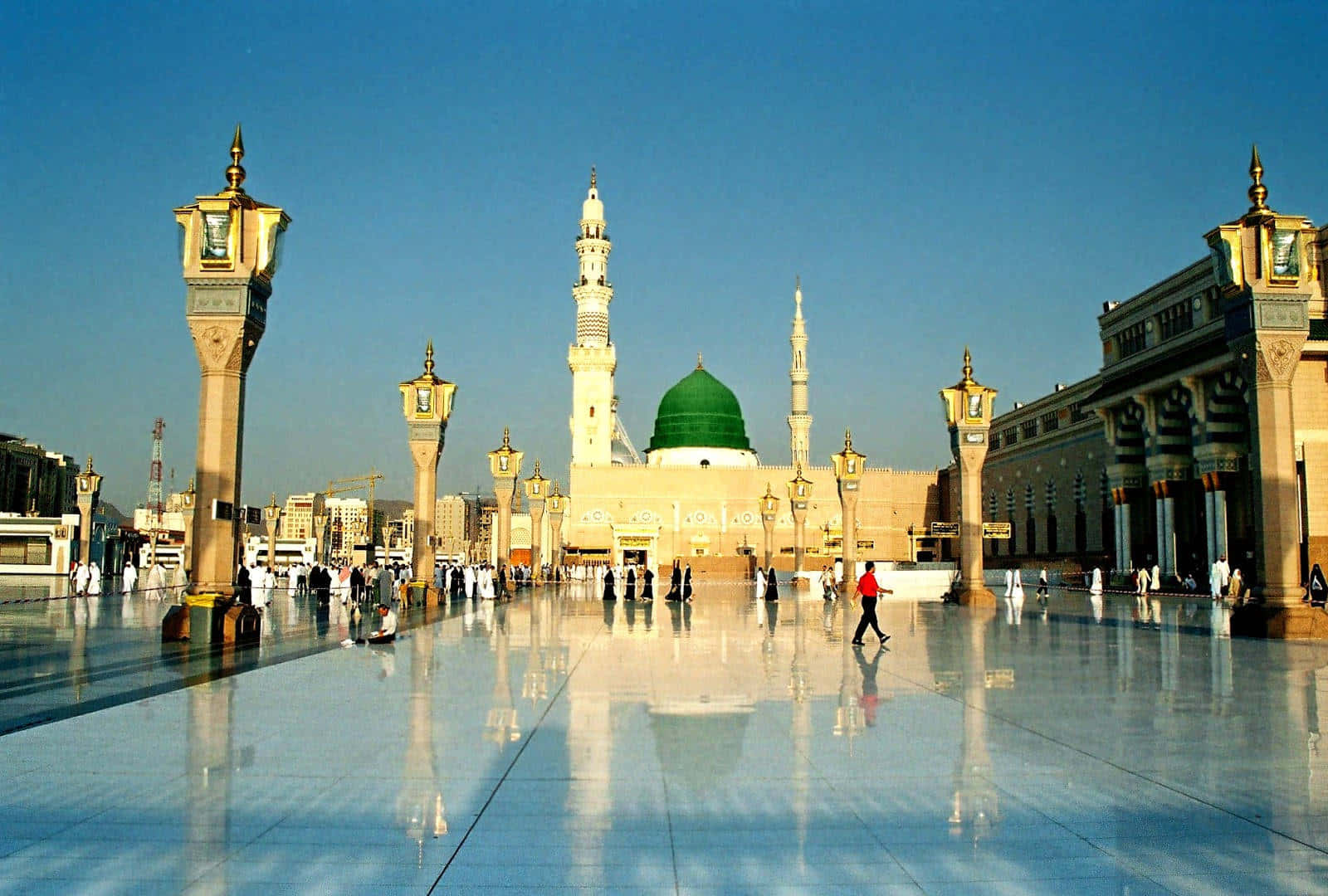 Al Masjid_an Nabawi_ Sunny_ Day Background