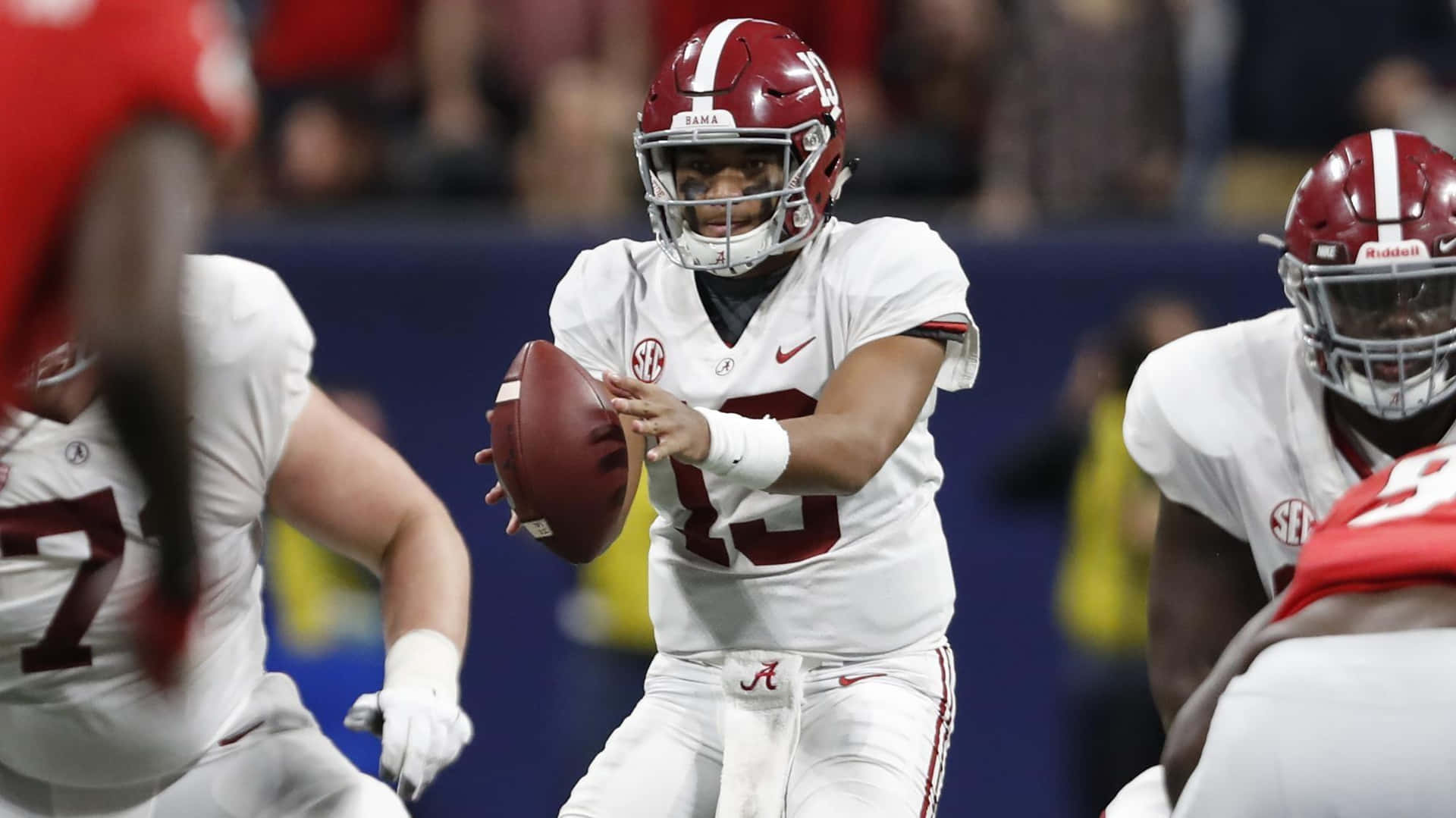 Alaama Crimson Tide Quarterback Tua Tagovailoa Background