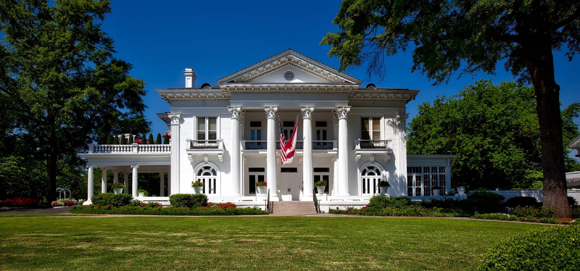 Alabama Governor's Mansion Background