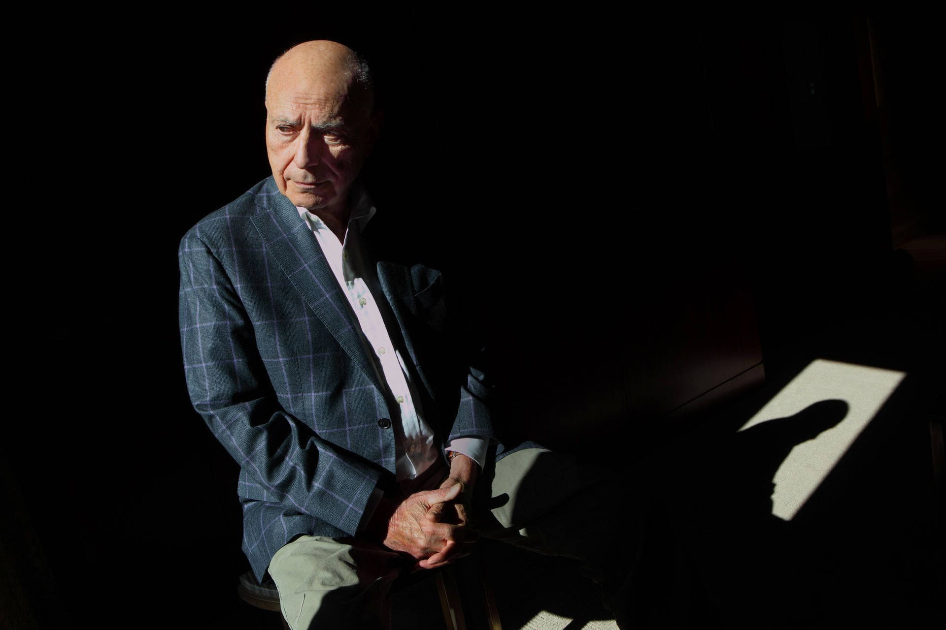 Alan Arkin Los Angeles Times Photoshoot Background