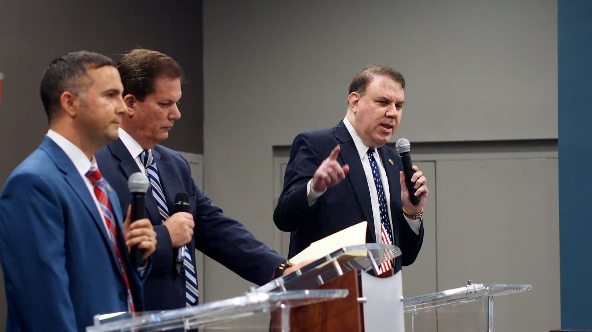 Alan Grayson Debate Election Background