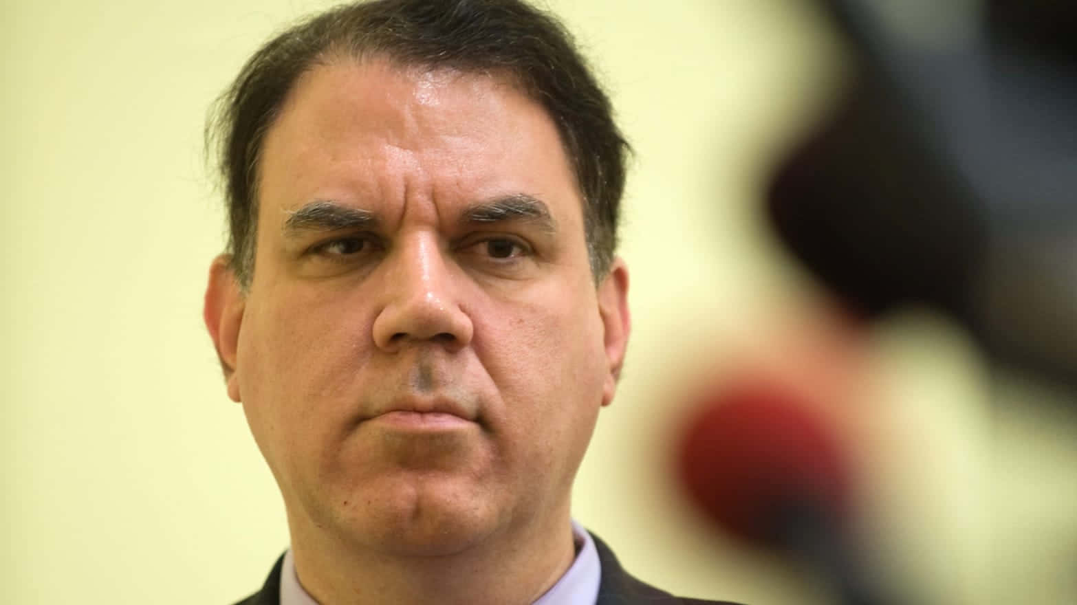 Alan Grayson Head Photoshoot Background