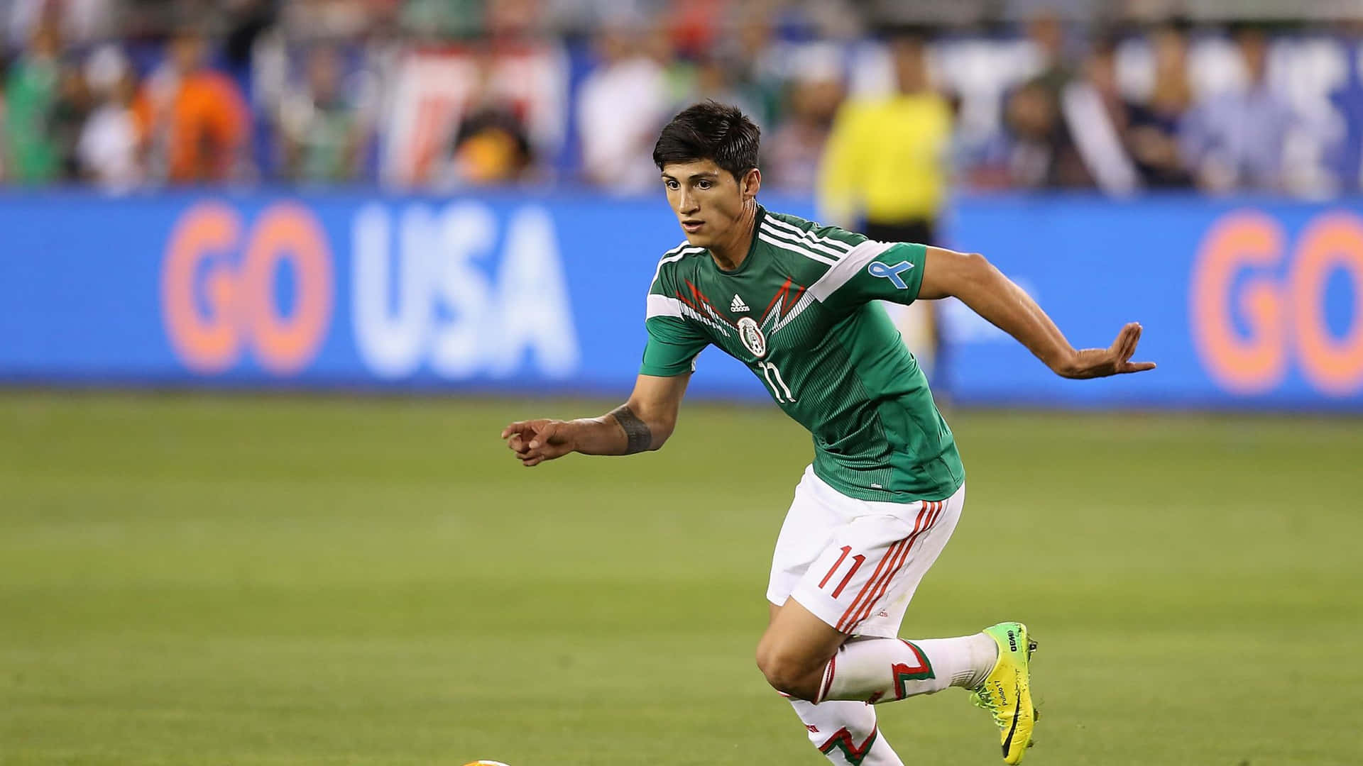 Alan Pulido Mexico National Football Team Background