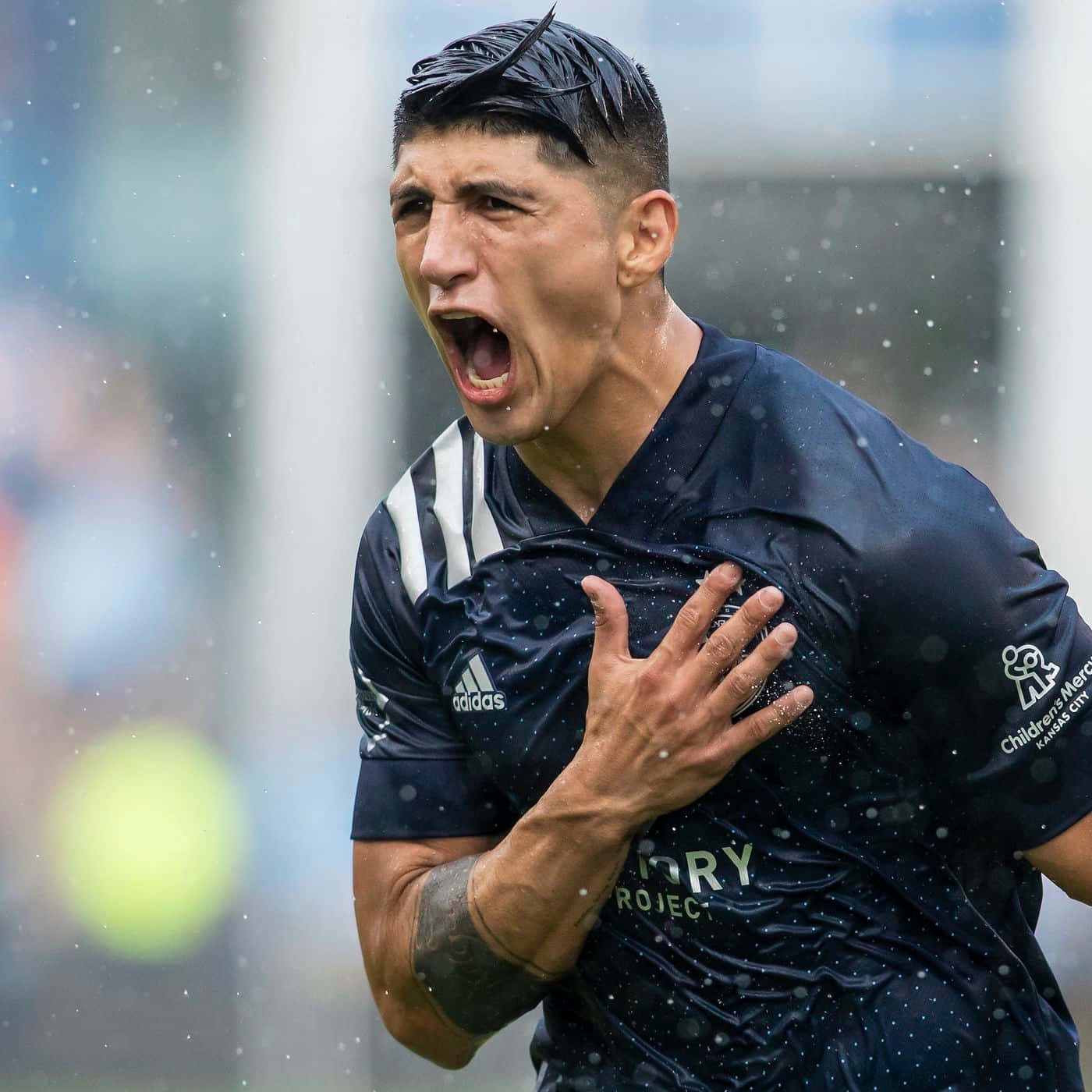 Alan Pulido Of Sporting Kansas City Background