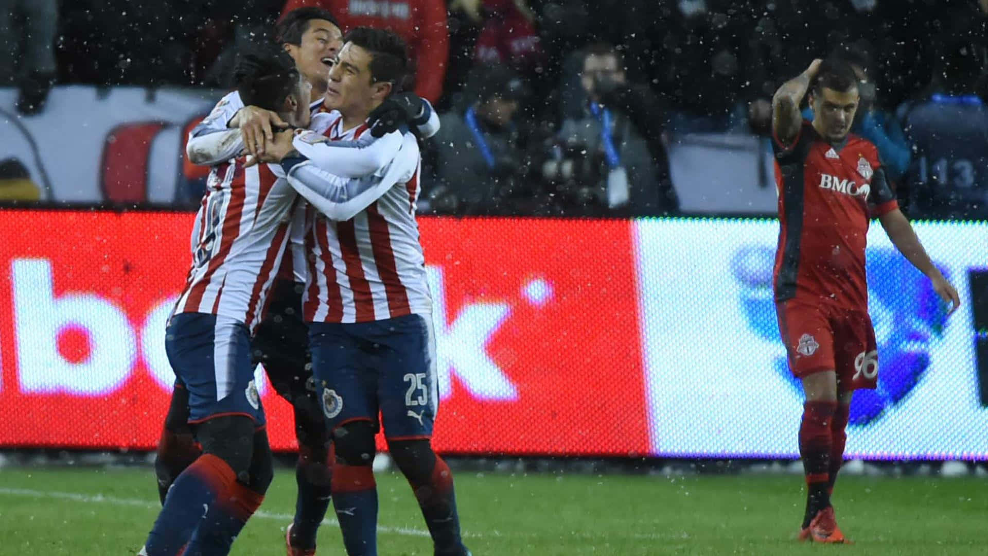 Alan Pulido Win Against Toronto Fc Background