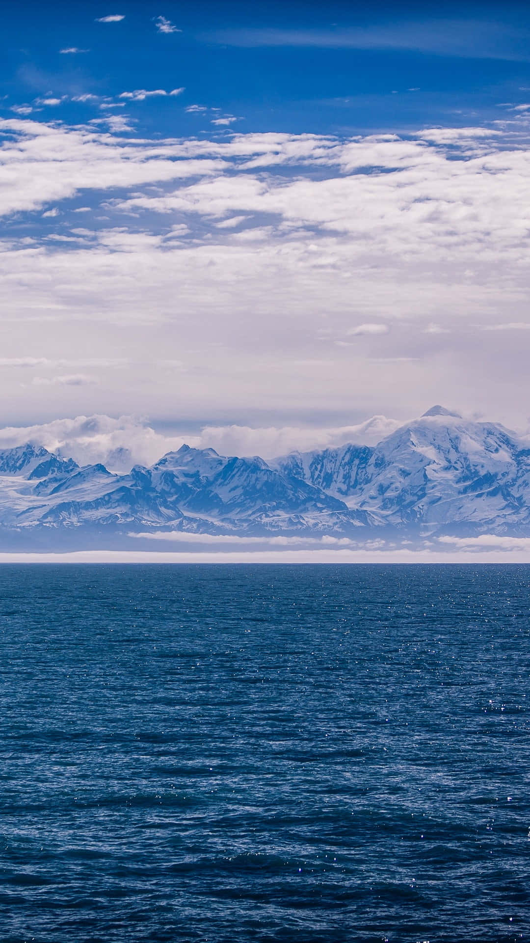 Alaskan Mountain In Glacier Bay National Park Background