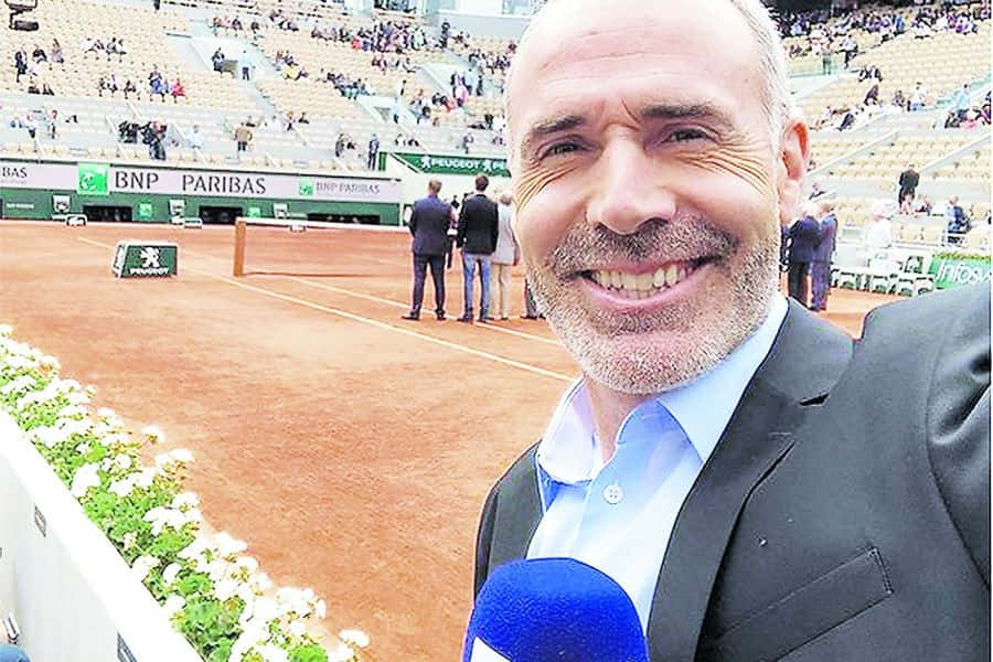 Alex Corretja Selfie